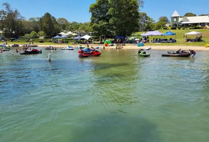 酒店 Stay At Raffertys Resort