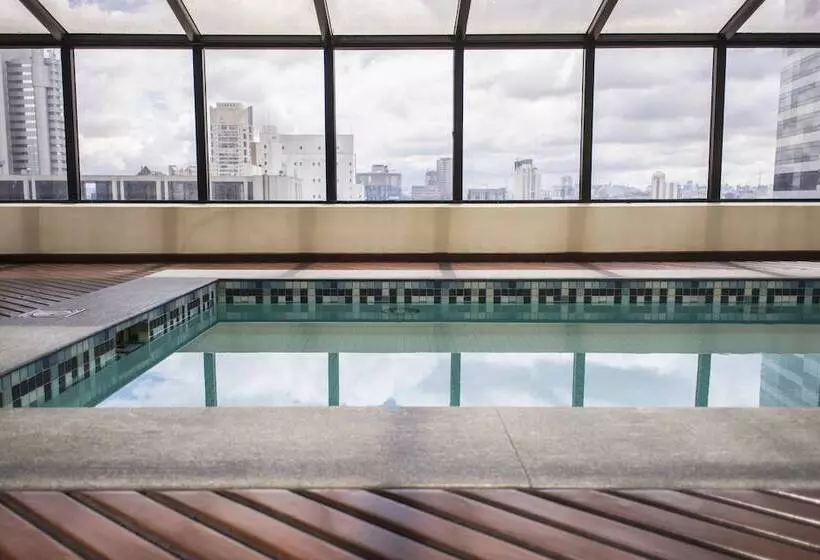 Hotelli Bristol The Time Berrini