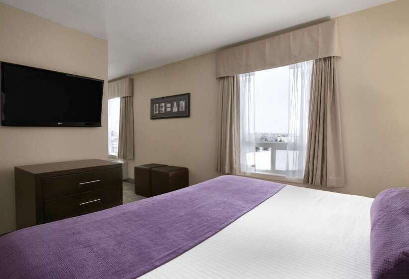 هتل Days Inn By Wyndham Regina