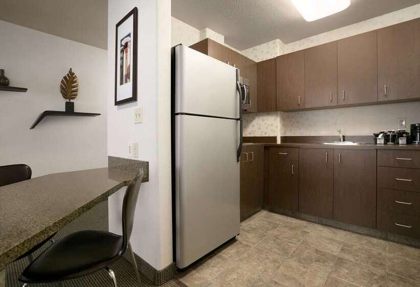 هتل Days Inn By Wyndham Regina