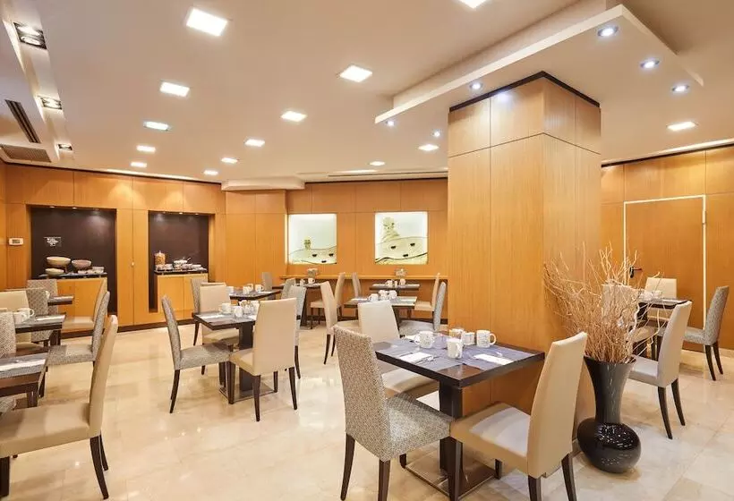 Отель Eurostars Monumental