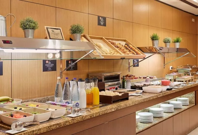 Отель Eurostars Monumental