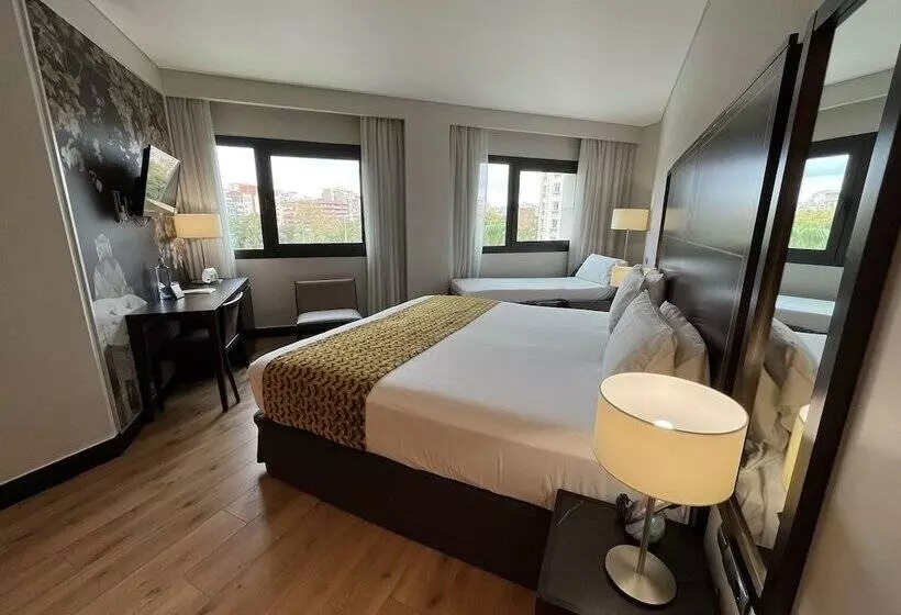 Отель Eurostars Monumental