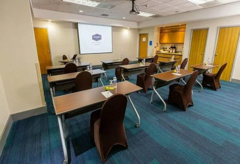 هتل Hampton By Hilton San Jose Airport