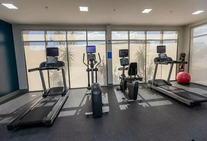 هتل Hampton By Hilton San Jose Airport