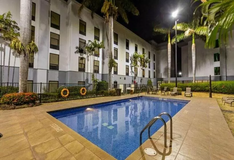 هتل Hampton By Hilton San Jose Airport