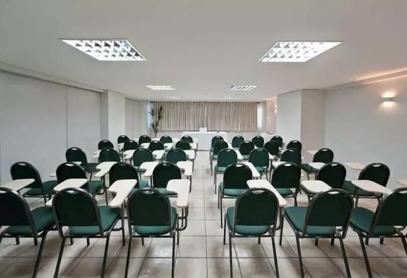 فندق Iracema Travel