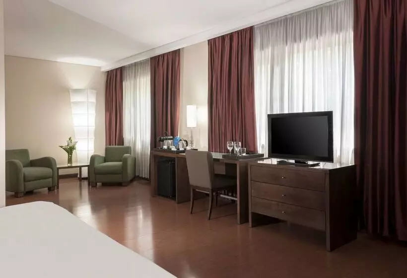 בית מלון כפרי NH Mendoza Cordillera