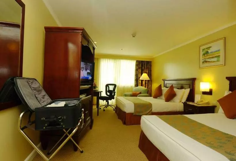 Hotel Oxford Suites Makati