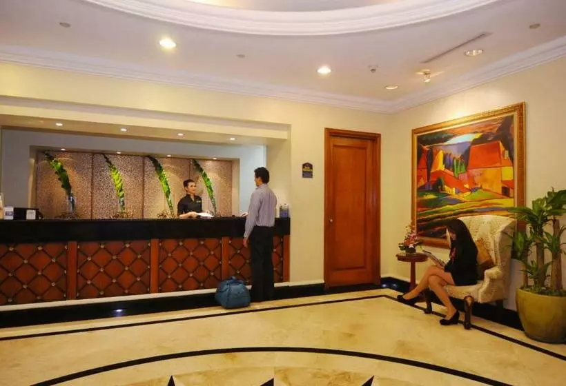 Hotel Oxford Suites Makati