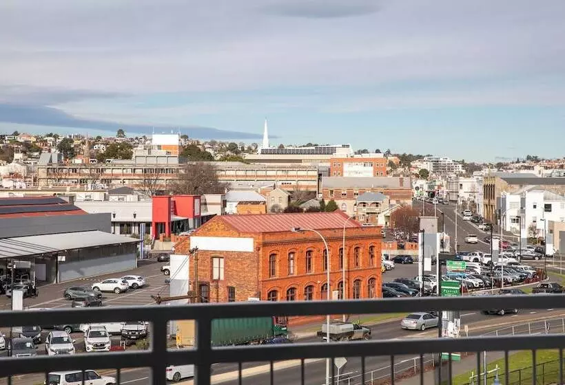 Отель Peppers Seaport