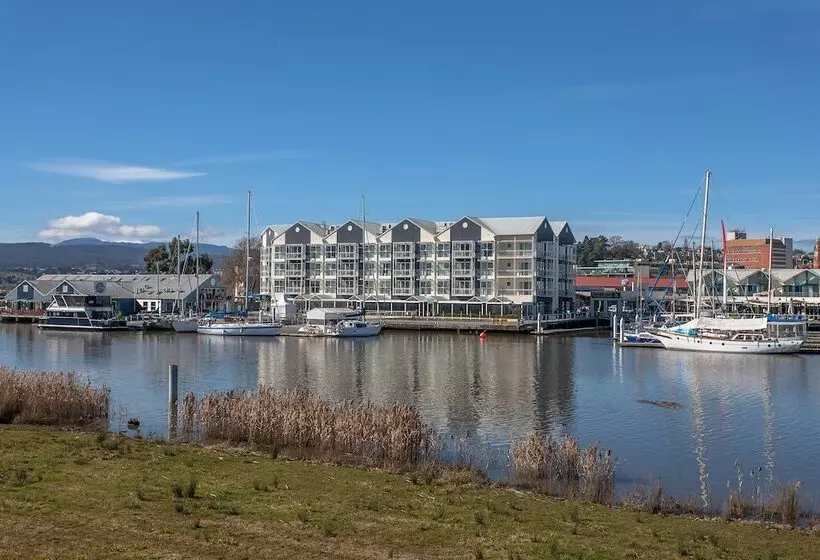 Отель Peppers Seaport