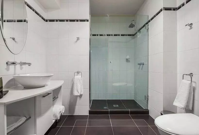 Отель Peppers Seaport