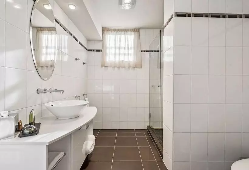 Отель Peppers Seaport