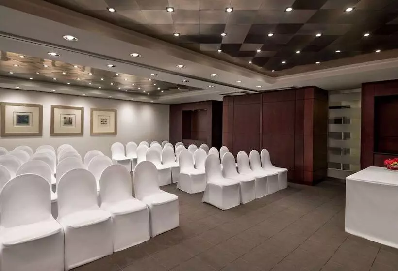 هتل Ramada Plaza By Wyndham Dubai Deira