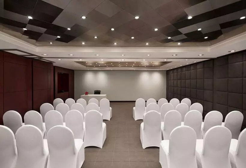 هتل Ramada Plaza By Wyndham Dubai Deira