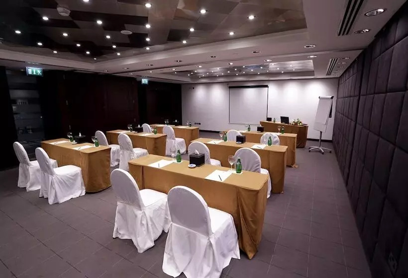 هتل Ramada Plaza By Wyndham Dubai Deira