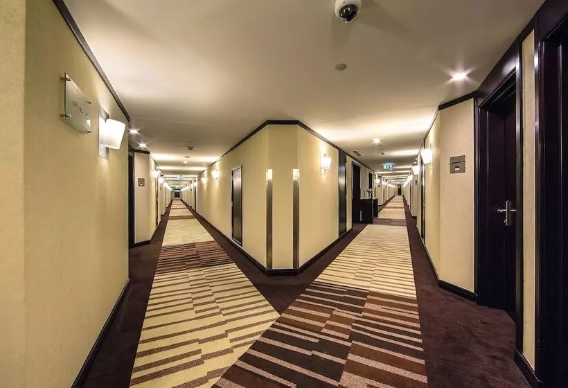 هتل Ramada Plaza By Wyndham Dubai Deira