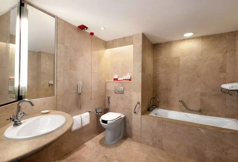 هتل Ramada Plaza By Wyndham Dubai Deira