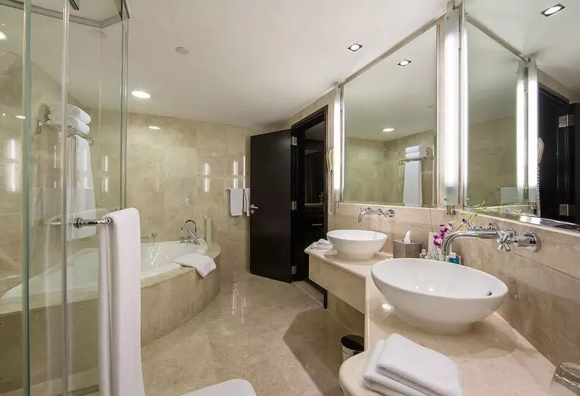 هتل Ramada Plaza By Wyndham Dubai Deira