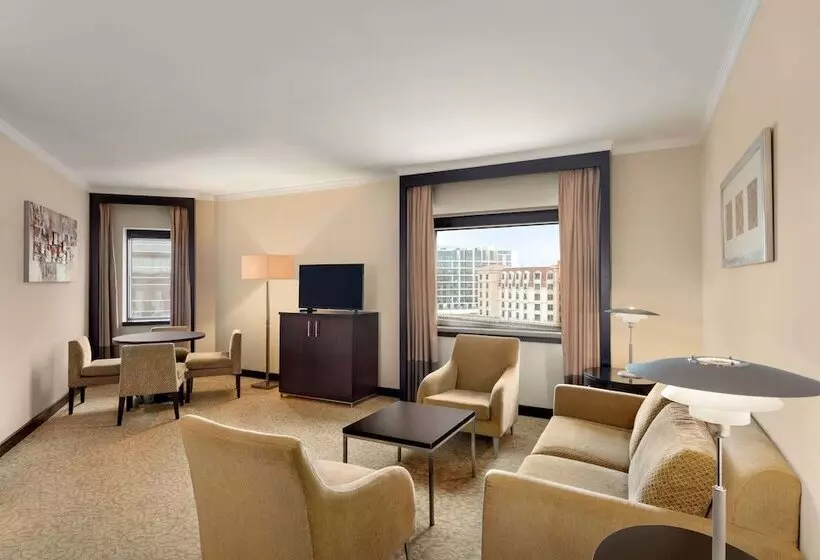 هتل Ramada Plaza By Wyndham Dubai Deira