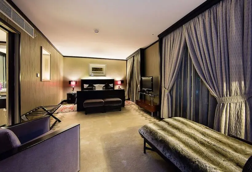 هتل Ramada Plaza By Wyndham Dubai Deira