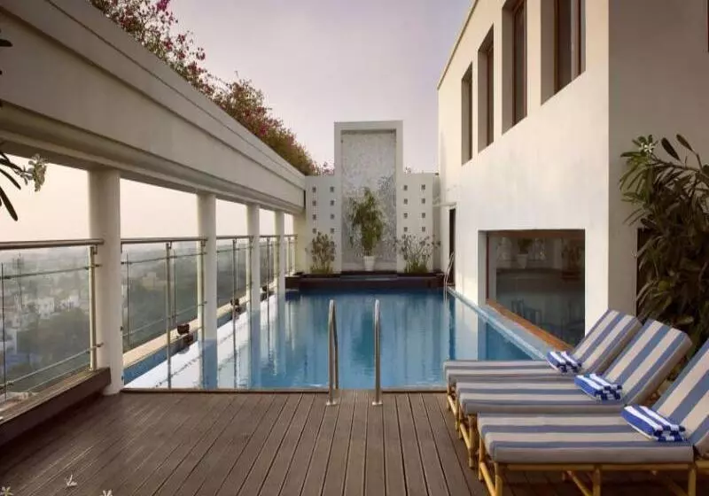 ホテル The Raintree, St. Mary’s Road