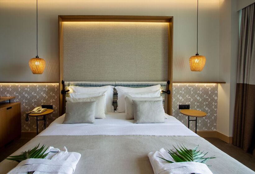 هتل Wyndham Grand Mirabello