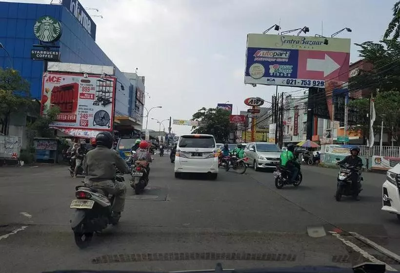 Herberge Cinere Inn & Residence