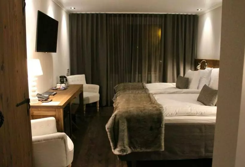 Beana Laponia   Wilderness Boutique Hotel With Safaris