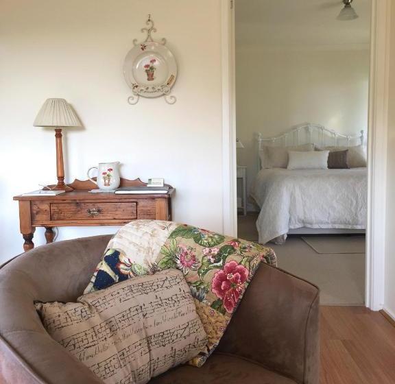 ベッドアンドブレックファースト Little Lake Cottage