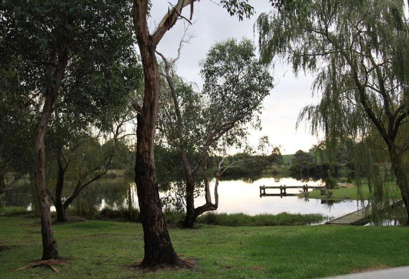 ベッドアンドブレックファースト Little Lake Cottage