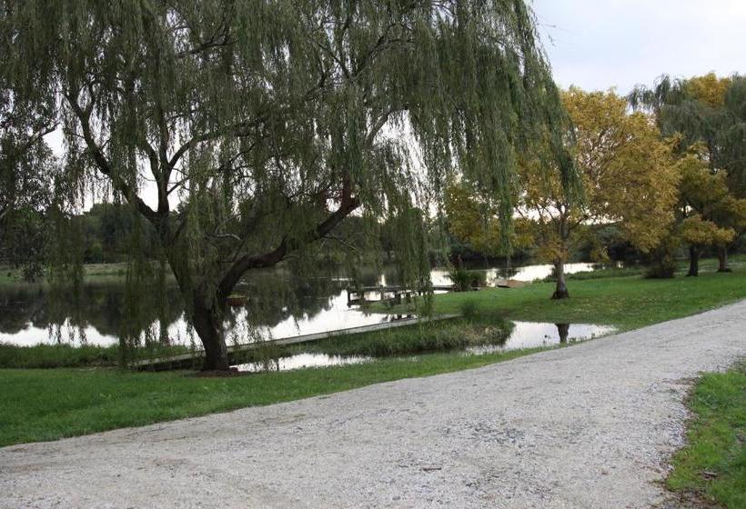 ベッドアンドブレックファースト Little Lake Cottage