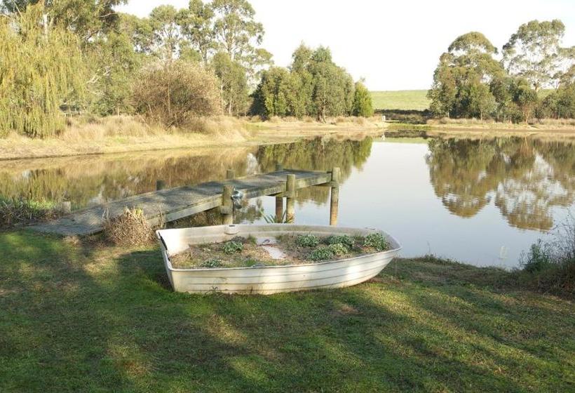 ベッドアンドブレックファースト Little Lake Cottage