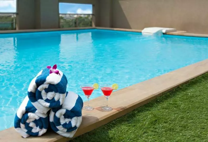 Click Hotel, Junagadh