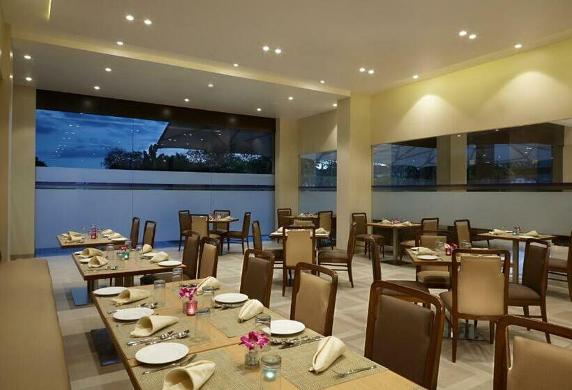 Click Hotel, Junagadh