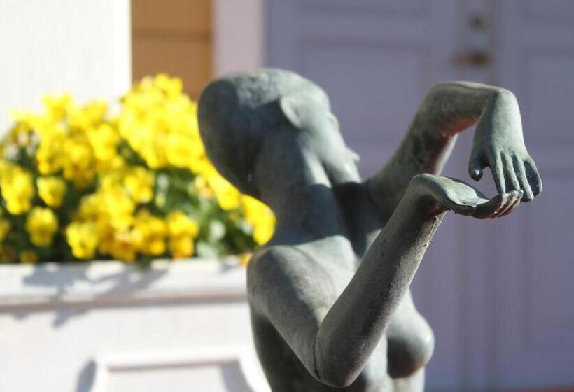 Fredriksons Vilt, Vin & Pensionat