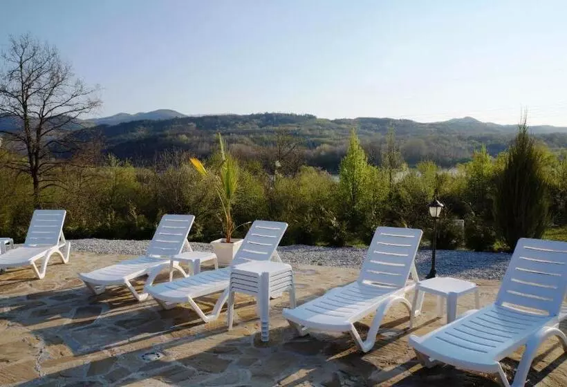 هتل Family Complex Krisbo