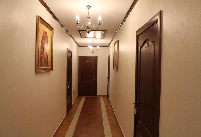 ホテル Gostyniy Dvir Synevir