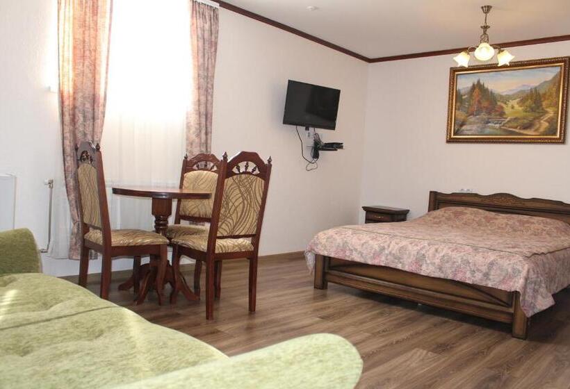 ホテル Gostyniy Dvir Synevir