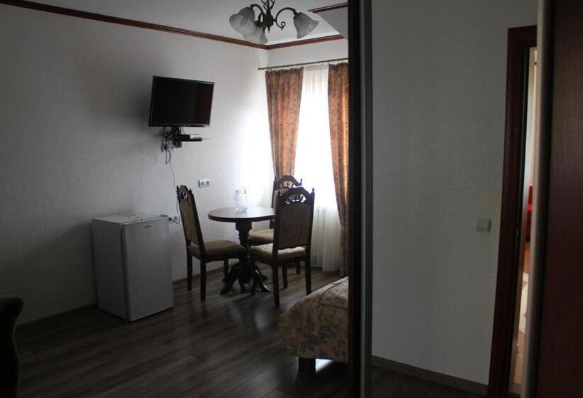 ホテル Gostyniy Dvir Synevir