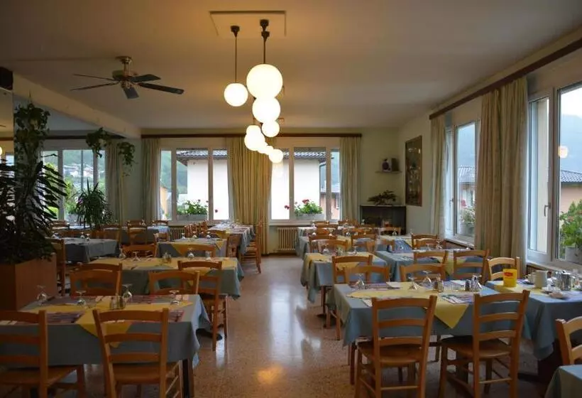 ホテル Ristorante Bironico