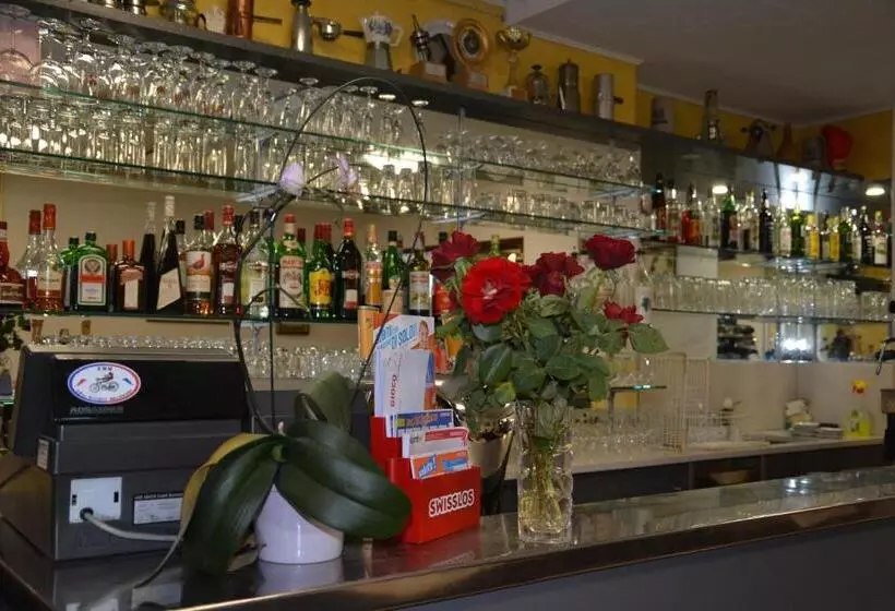 ホテル Ristorante Bironico