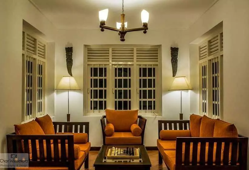 Majatalo Clovefield Villa