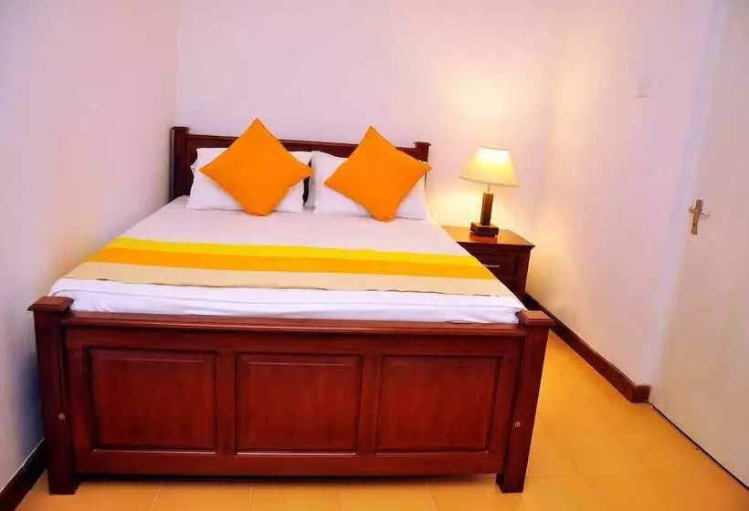 Majatalo Clovefield Villa