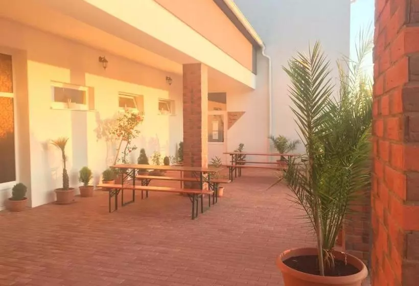 Majatalo Guest House Hodus