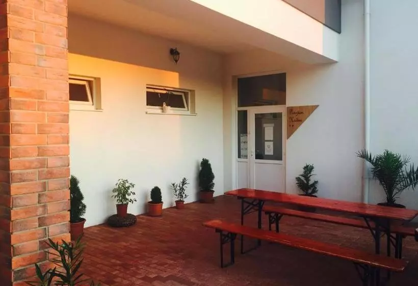 Majatalo Guest House Hodus