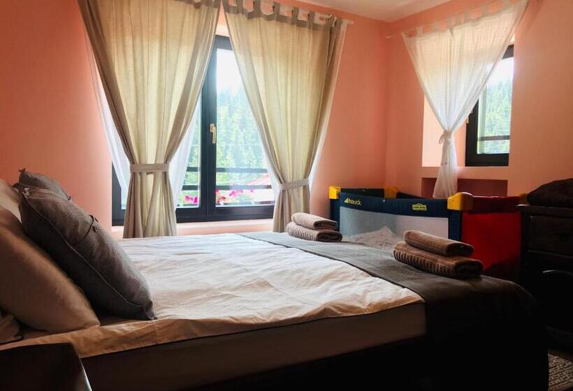 ペンション Kutsinska House