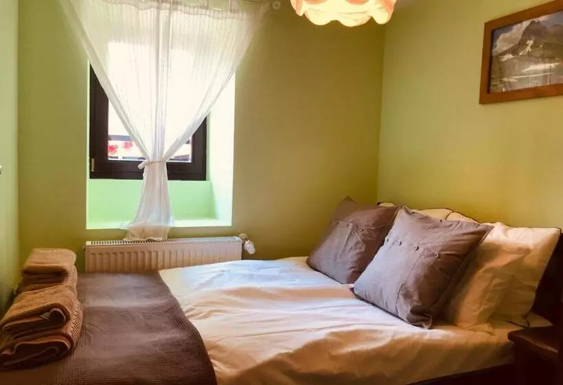 پانسیون Kutsinska House