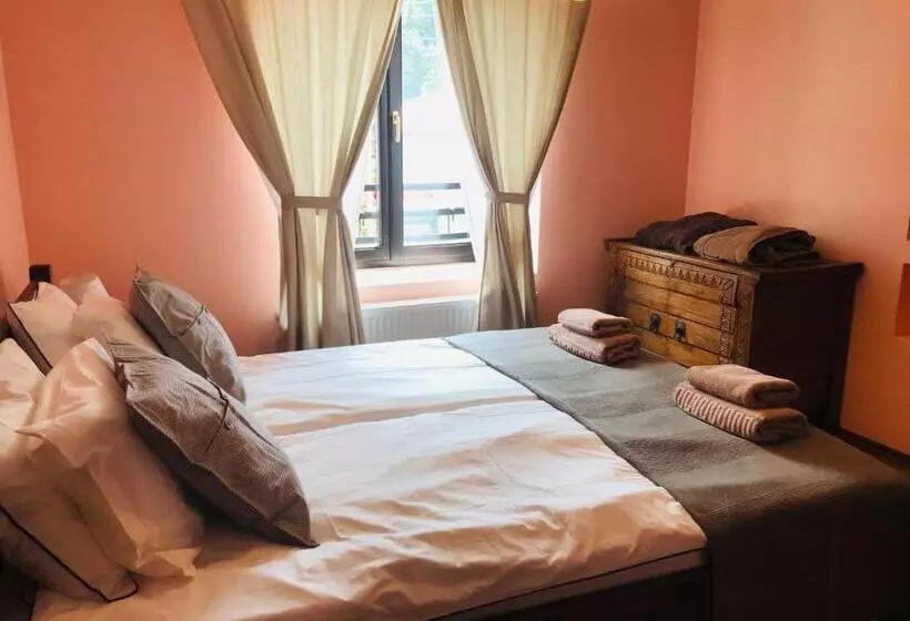 پانسیون Kutsinska House